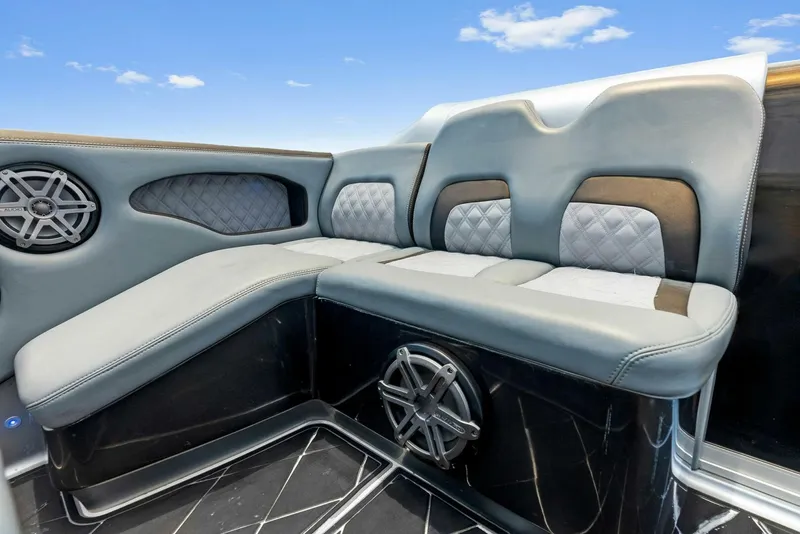 Slide: The Image of Deep Impact 399 Cabin 2018 - 4511085