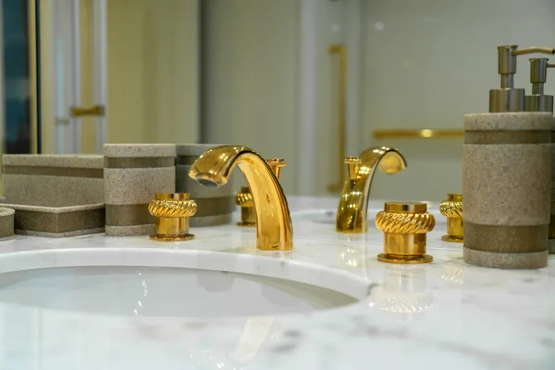 Slide: The Image of 164 OCEANFAST 1989 BATHROOM - 4511388