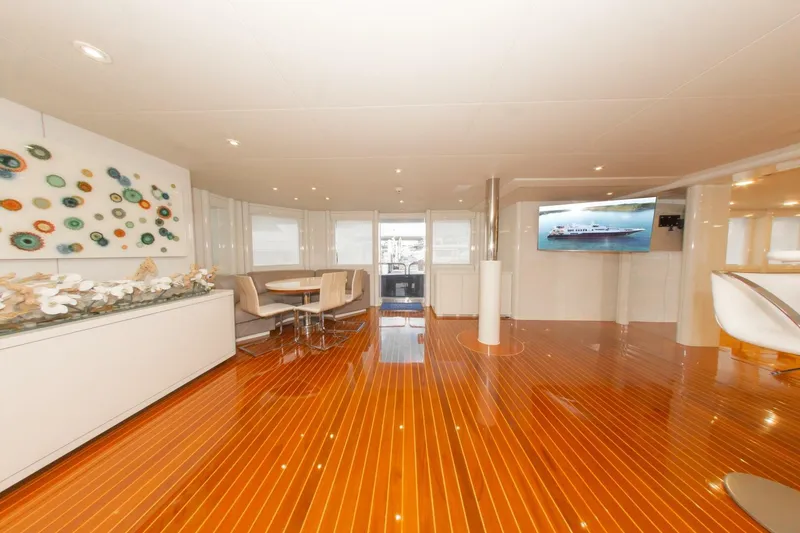 Slide: The Image of 164 OCEANFAST 1989 AFT LOUNGE AREA - 4511296