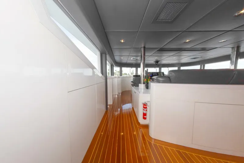 Slide: The Image of 164 OCEANFAST 1989 HELM AREA 2 - 4511416