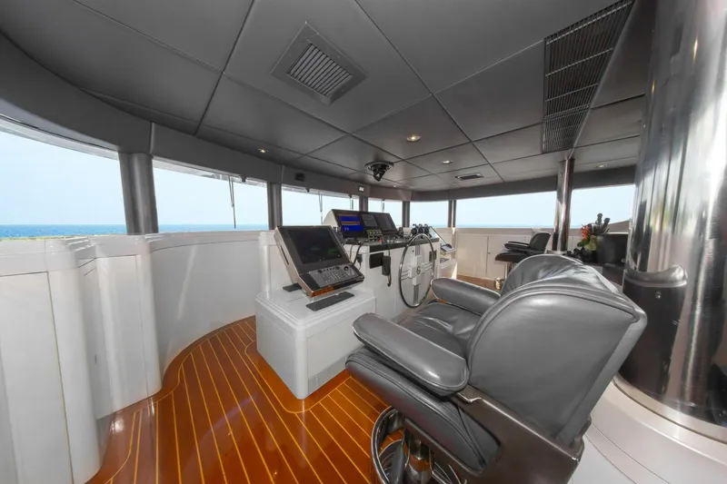 Slide: The Image of 164 OCEANFAST 1989 HELM PORTSIDE - 4511419