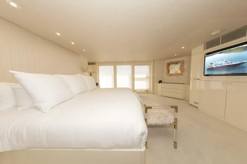 Slide: The Image of 164 OCEANFAST 1989 MASTER STATEROOM 4 - 4511448