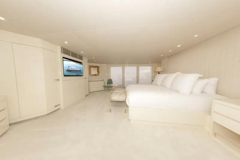 Slide: The Image of 164 OCEANFAST 1989 MASTER STATEROOM - 4511449