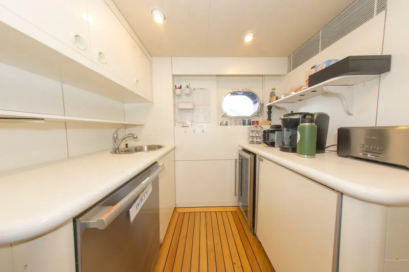 Slide: The Image of 164 OCEANFAST 1989 PANTRY AREA - 4511455