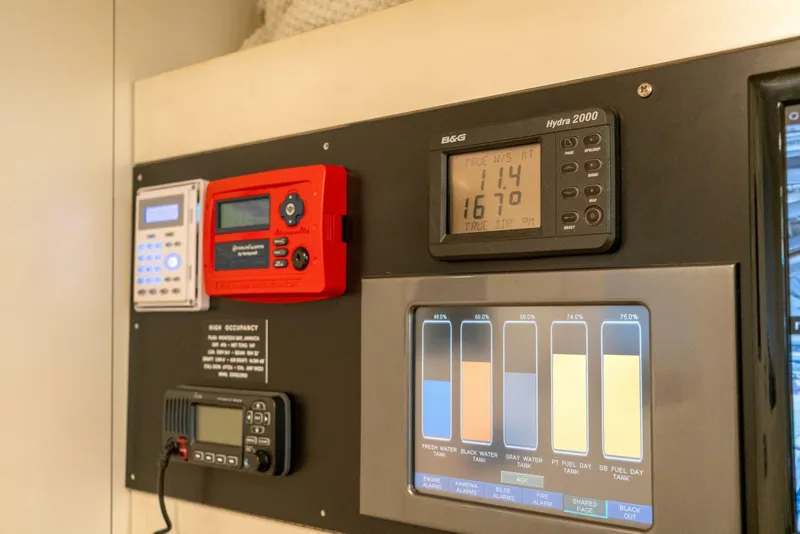 Slide: The Image of 164 OCEANFAST 1989 CREW DATA - 4511308