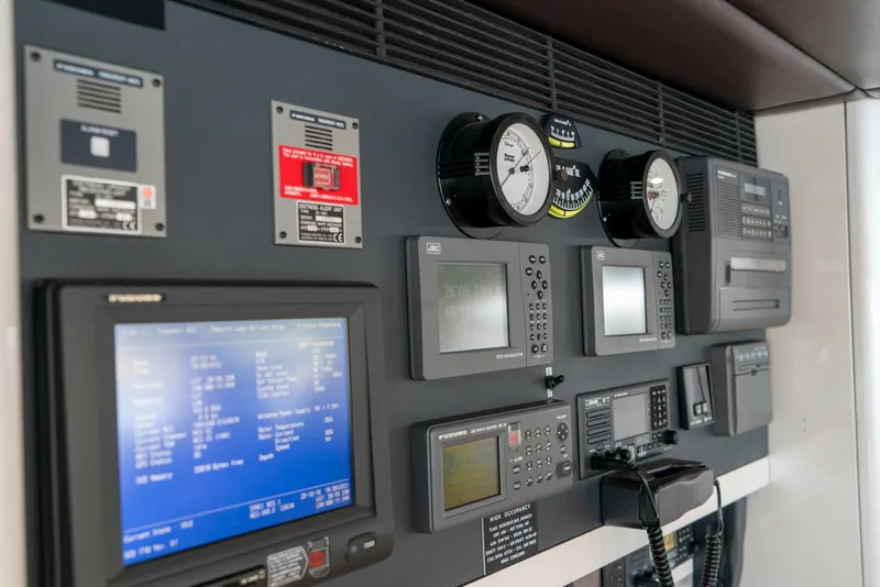 Slide: The Image of 164 OCEANFAST 1989 HELM ELECTRONICS - 4511322