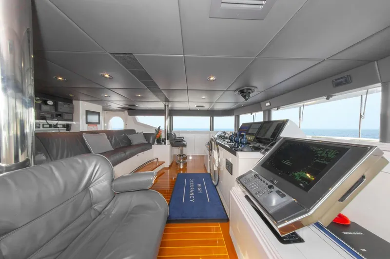 Slide: The Image of 164 OCEANFAST 1989 MAIN HELM AREA 5 - 4511333