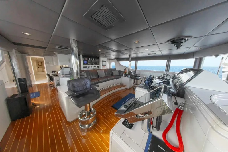 Slide: The Image of 164 OCEANFAST 1989 MAIN HELM AREA 7 - 4511335