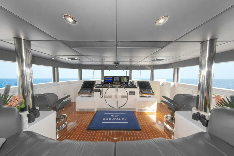 Slide: The Image of 164 OCEANFAST 1989 MAIN HELM AREA - 4511336