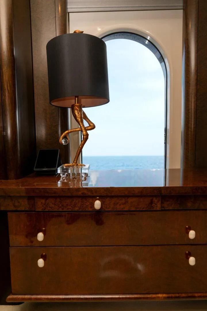 Slide: The Image of 164 OCEANFAST 1989 MEDIA ROOM DETAIL - 4511340