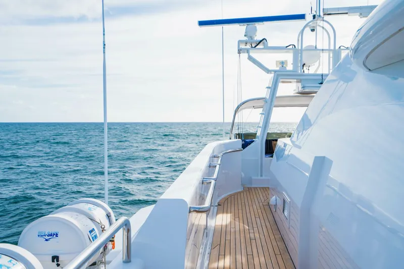 Slide: The Image of 164 OCEANFAST 1989 UPPER DECK PASSAGEWAY - 4511368