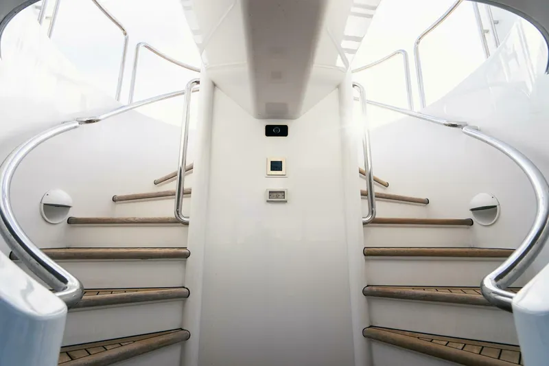 Slide: The Image of 164 OCEANFAST 1989 UPPER DECK STAIRCASE - 4511371