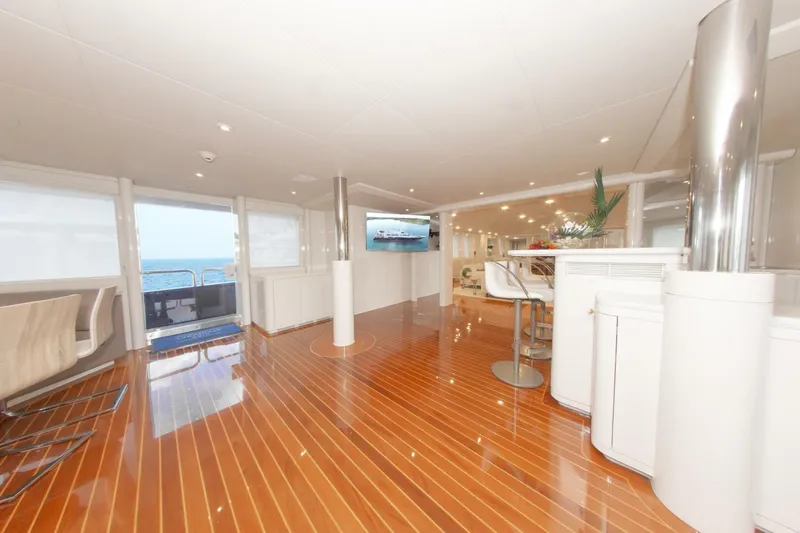 Slide: The Image of 164 OCEANFAST 1989 AFT LOUNGE AREA 3 - 4511378