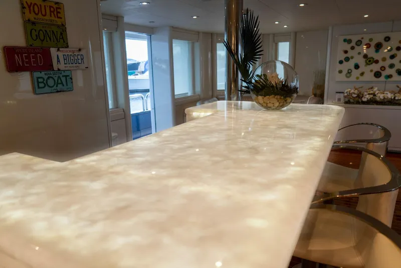 Slide: The Image of 164 OCEANFAST 1989 BAR AREA - 4511380