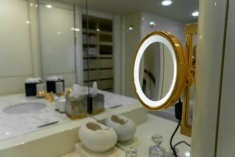 Slide: The Image of 164 OCEANFAST 1989 BATHROOM 2 - 4511382