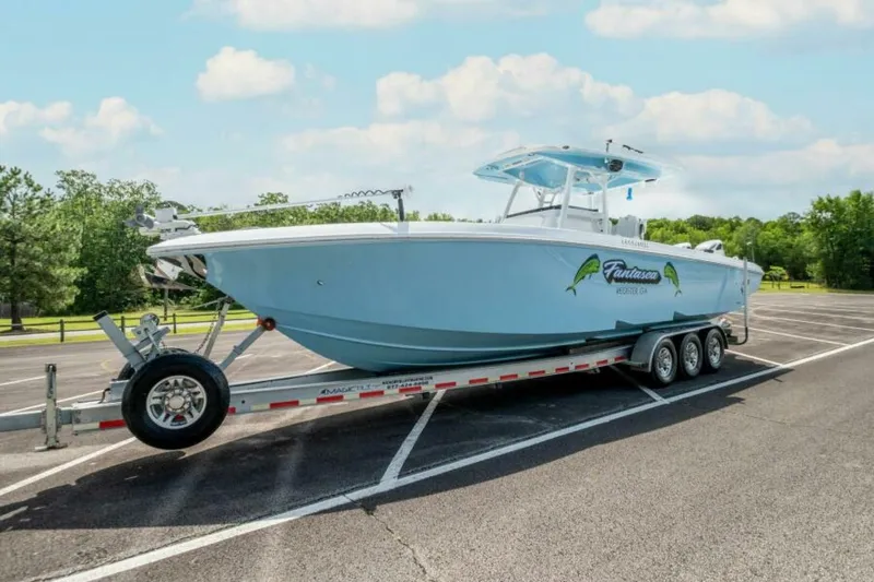 Slide: The Image of Fountain 34 Center Console 2019 - 4513607