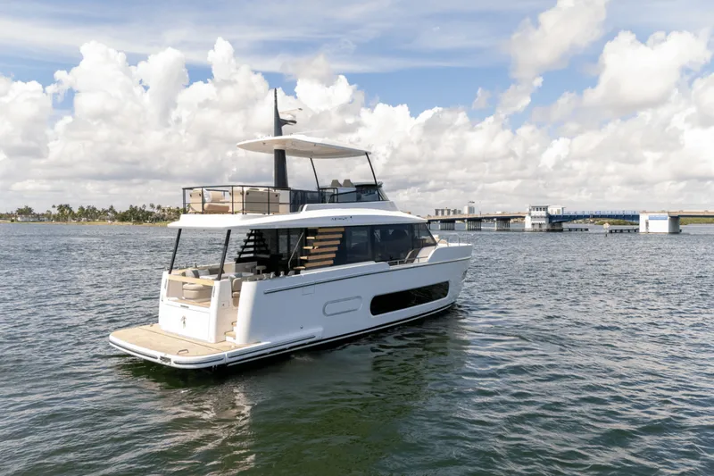 Slide: The Image of Azimut Magellano 60 2025 - 5587781