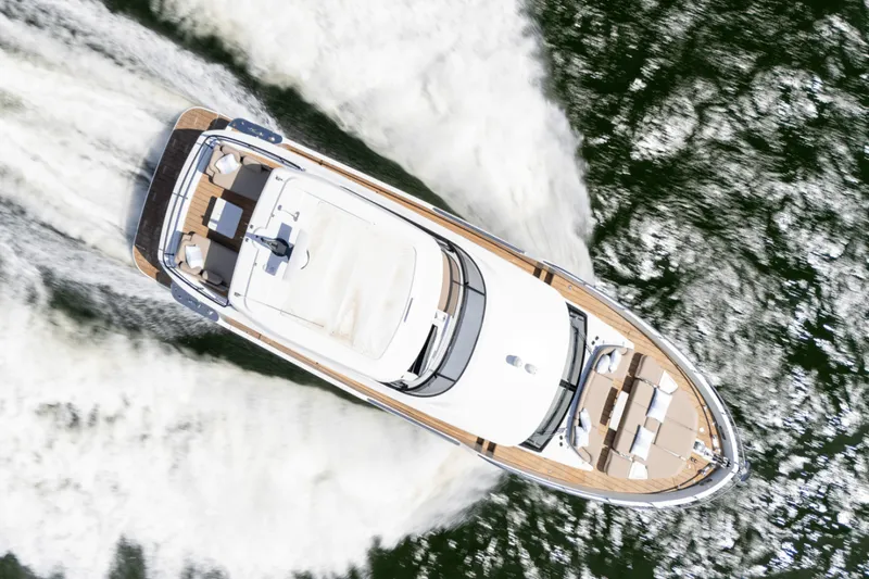 Slide: The Image of Azimut Magellano 60 2025 - 5587782
