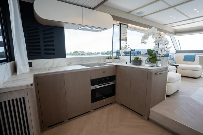 Slide: The Image of Azimut Magellano 60 2025 - 5587797