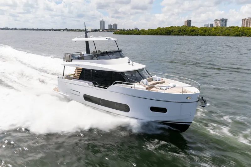 Slide: The Image of Azimut Magellano 60 2025 - 5587771
