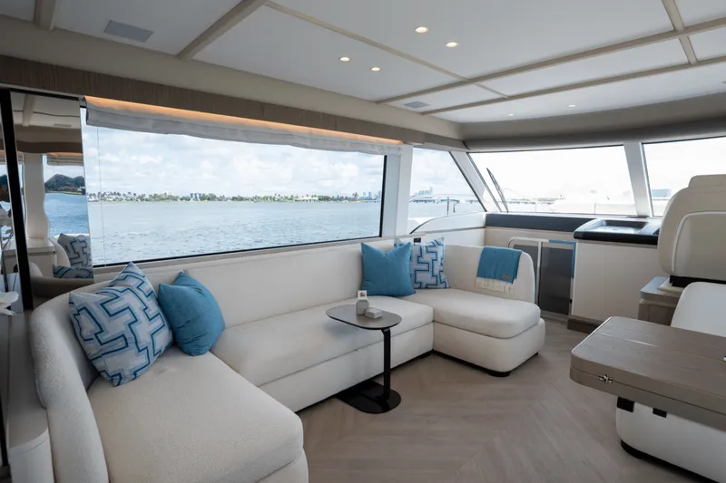 Slide: The Image of Azimut Magellano 60 2025 - 5587800