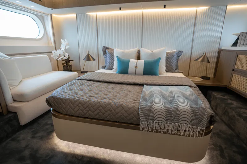 Slide: The Image of Azimut Magellano 60 2025 - 5587822