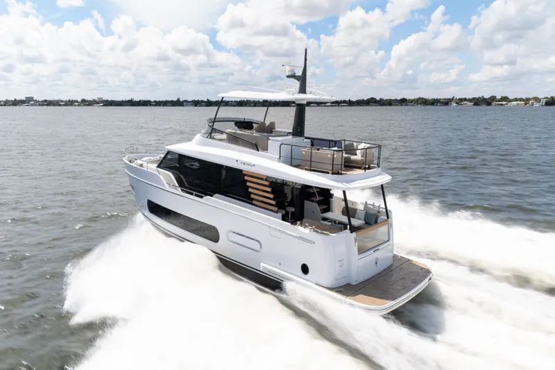 Slide: The Image of Azimut Magellano 60 2025 - 5587776