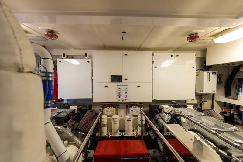 Slide: The Image of 2007 Lazzara 74 Motor Yacht Kathleen - 4688482