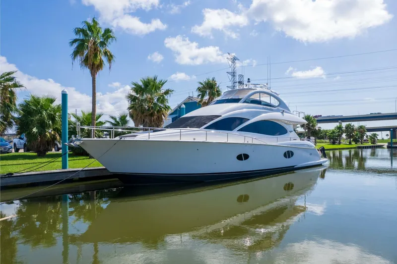 Slide: The Image of 2007 Lazzara 74 Motor Yacht Kathleen - 4688545