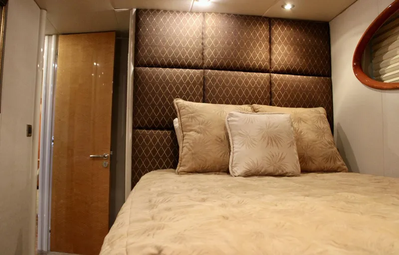 Slide: The Image of 2007 Lazzara 74 Motor Yacht Kathleen - 4688281