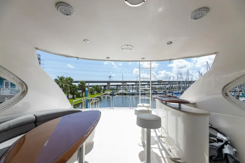 Slide: The Image of 2007 Lazzara 74 Motor Yacht Kathleen - 4688473