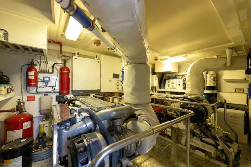 Slide: The Image of 2007 Lazzara 74 Motor Yacht Kathleen - 4688481