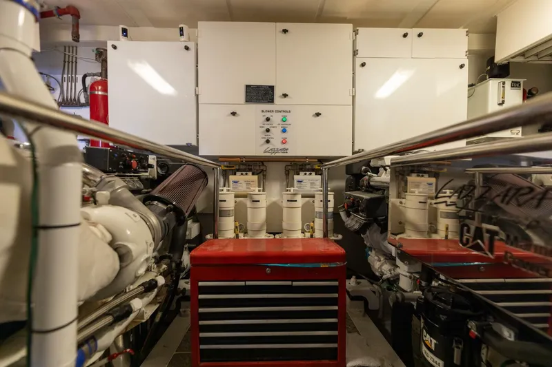 Slide: The Image of 2007 Lazzara 74 Motor Yacht Kathleen - 4688487