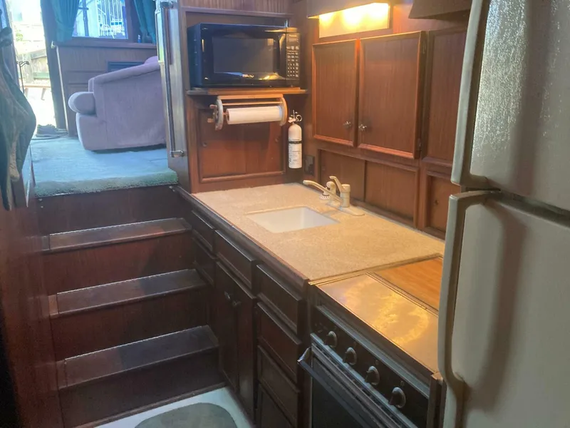 Slide: The Image of Hatteras SportFish 1983 - 4526612