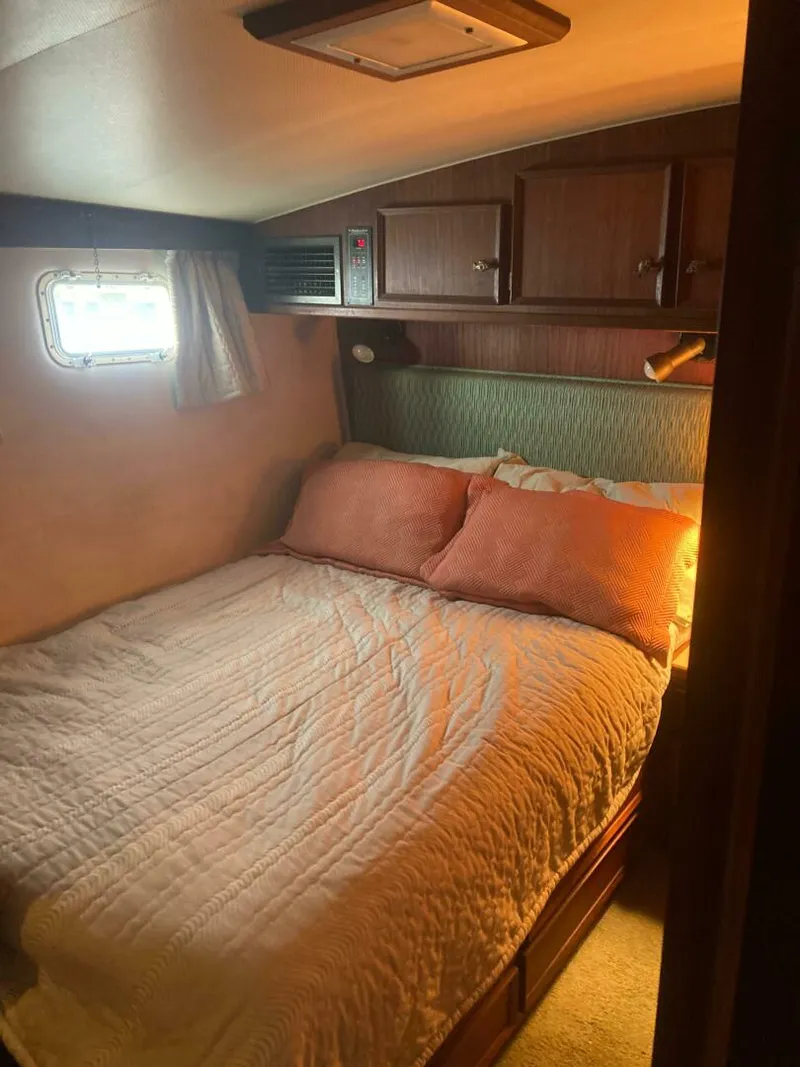 Slide: The Image of Hatteras SportFish 1983 - 4526616