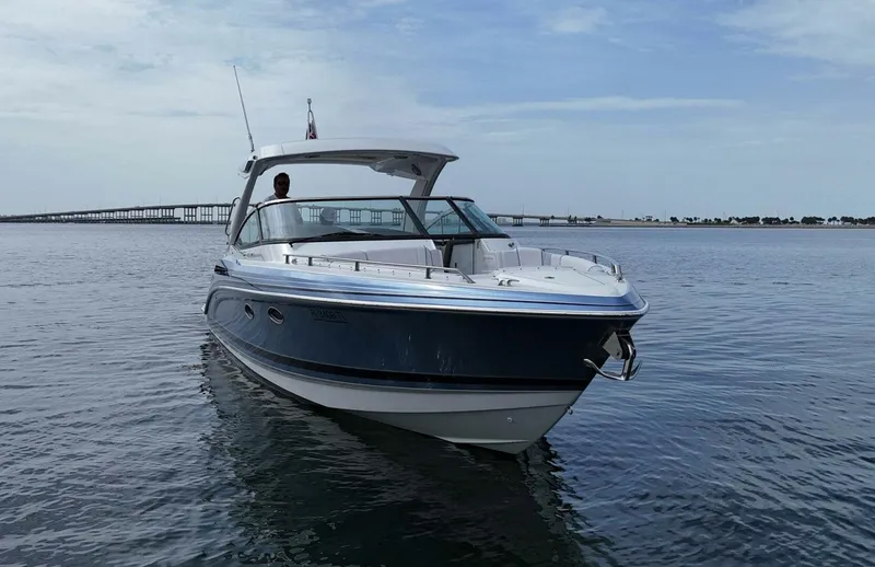 Slide: The Image of Formula 330 Crossover Bowrider OB 2023 - 4518705