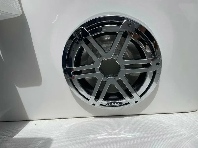 Slide: The Image of Formula 330 Crossover Bowrider OB 2023 - 4518739