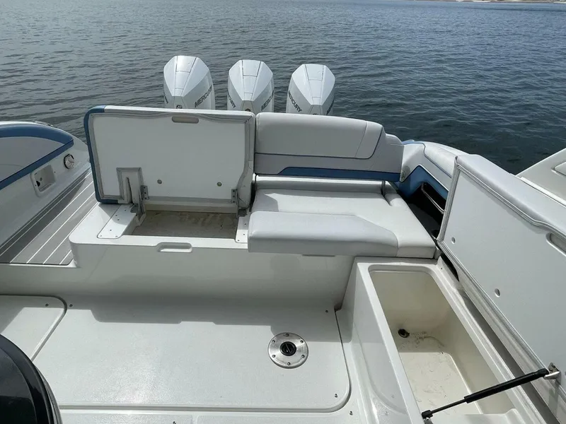 Slide: The Image of Formula 330 Crossover Bowrider OB 2023 - 4518754