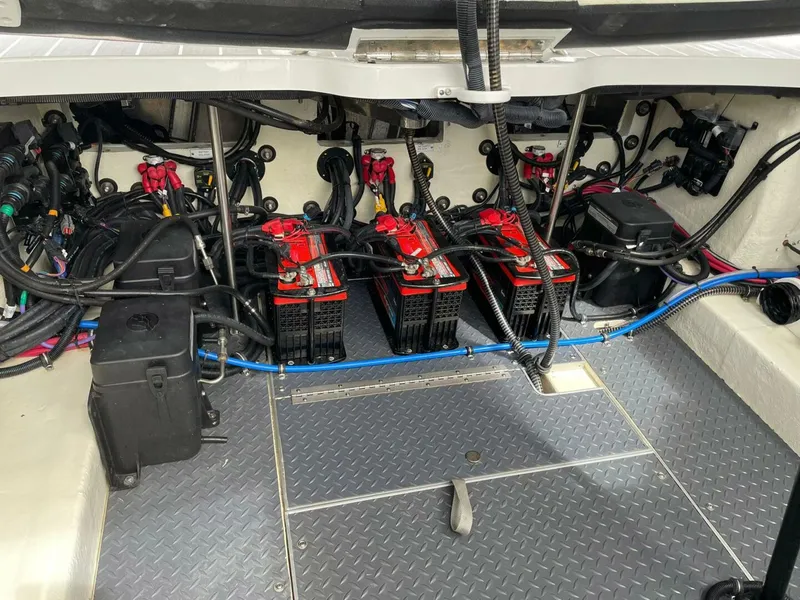 Slide: The Image of Formula 330 Crossover Bowrider OB 2023 - 4518758