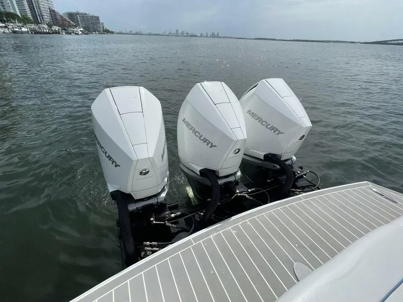 Slide: The Image of Formula 330 Crossover Bowrider OB 2023 - 4518764