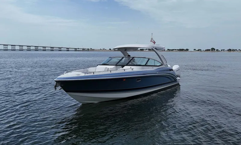 Slide: The Image of Formula 330 Crossover Bowrider OB 2023 - 4518768