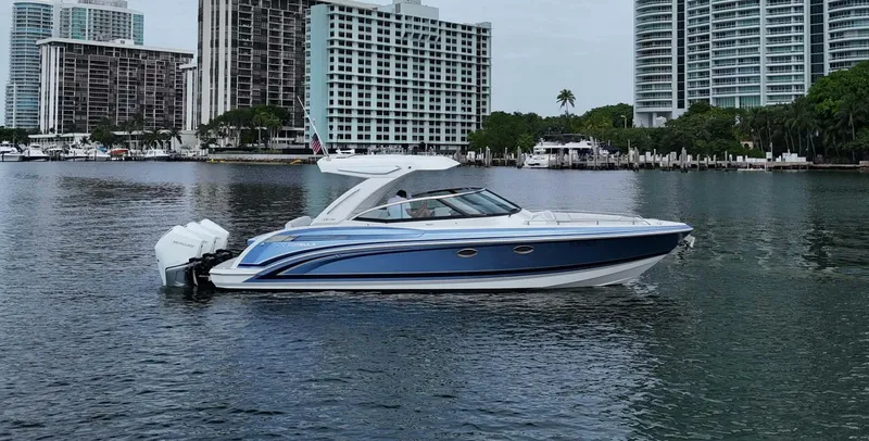 Slide: The Image of Formula 330 Crossover Bowrider OB 2023 - 4518770