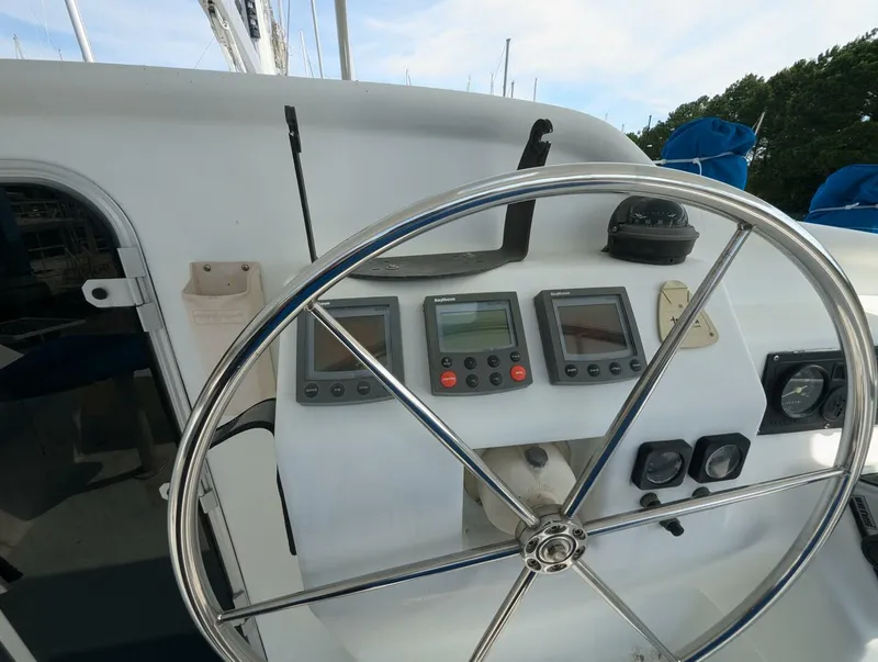 Slide: The Image of Shuttleworth Ocean Cheetah 37 Custom 1998 - 4522739