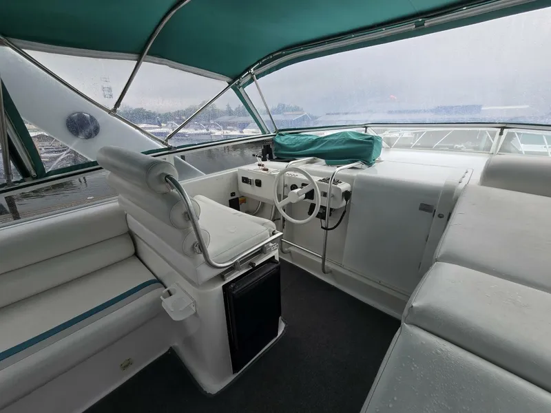 Slide: The Image of 1992 Mainship 360 - 4519747