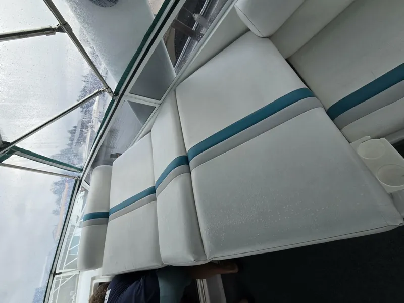 Slide: The Image of 1992 Mainship 360 - 4519754