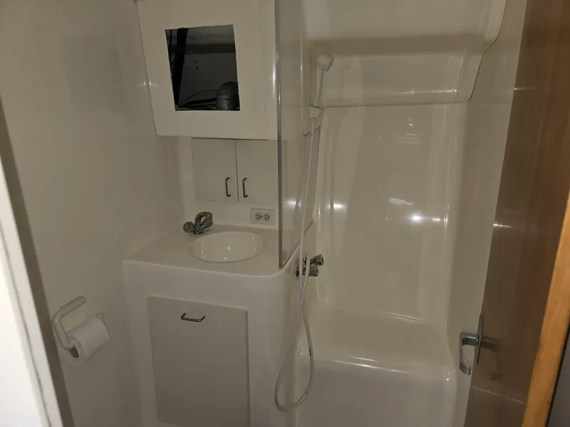 Slide: The Image of 1992 Mainship 360 - 4519758