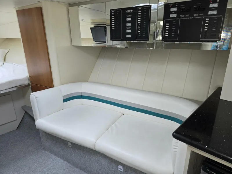 Slide: The Image of 1992 Mainship 360 - 4519759