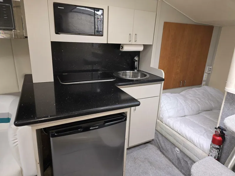 Slide: The Image of 1992 Mainship 360 - 4519760