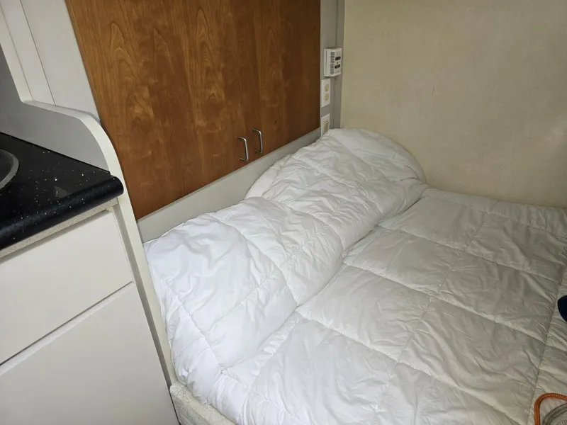 Slide: The Image of 1992 Mainship 360 - 4519761