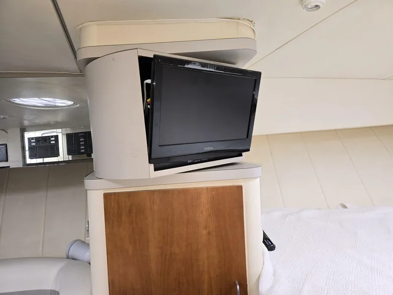 Slide: The Image of 1992 Mainship 360 - 4519763